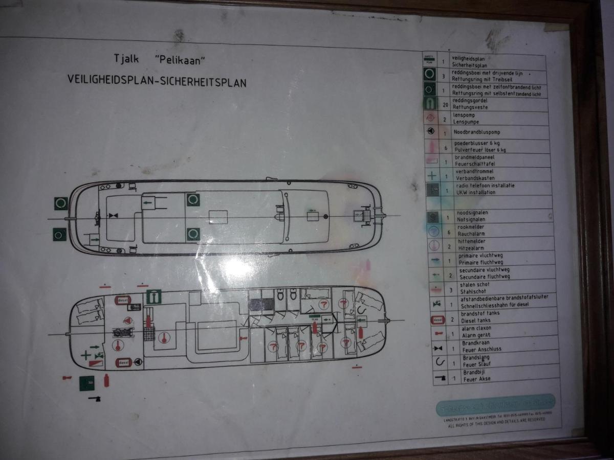 Tjalkjacht Pelikaan Enkhuizen Hostel ภายนอก รูปภาพ