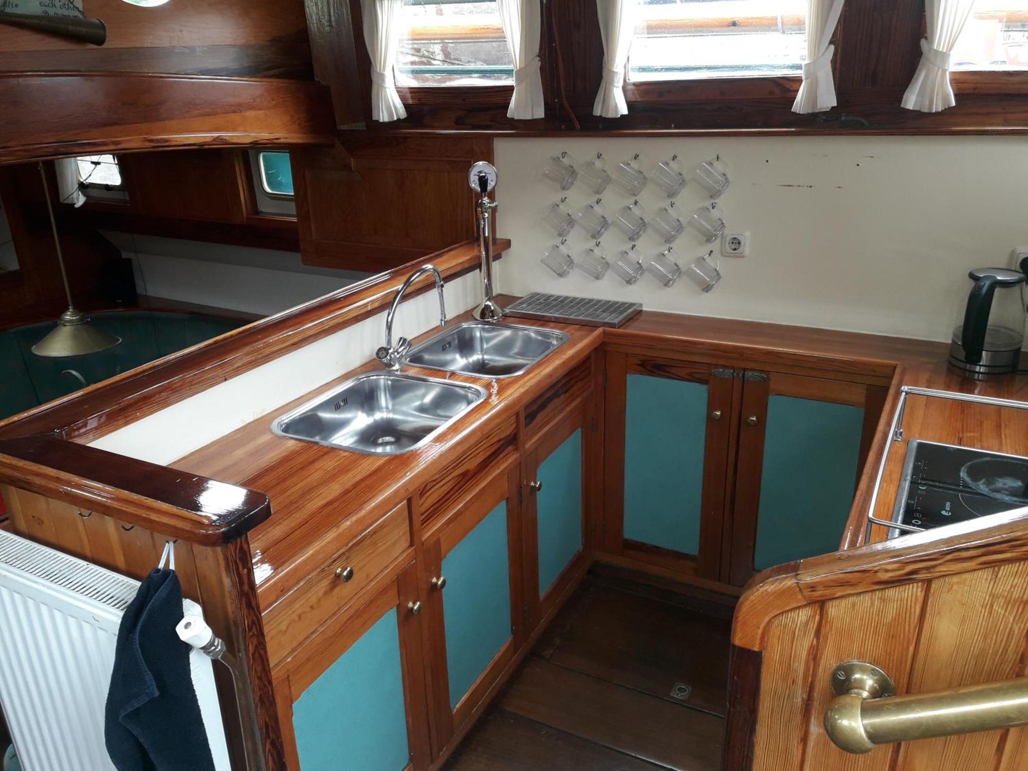 Tjalkjacht Pelikaan Enkhuizen Hostel ภายนอก รูปภาพ